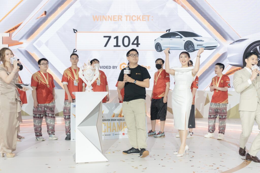 OneOne เล่นใหญ่! สุ่มแจก Tesla Model 3 