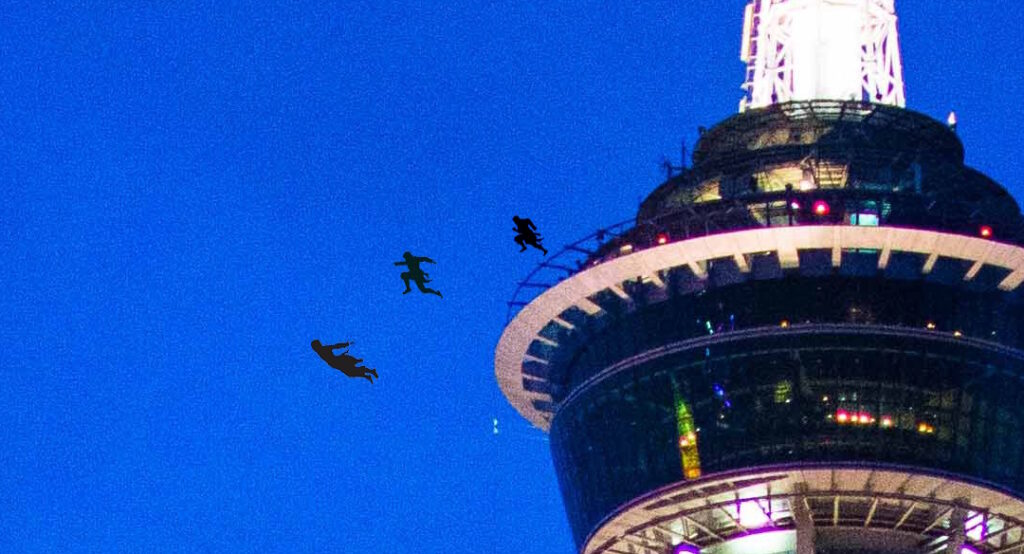 Assassin’s Creed Black Flag Resynced ชุบชีวิตขึ้นมาใหม่อีกครั้งที่ Skypark Macau Tower โดย AJ Hackett