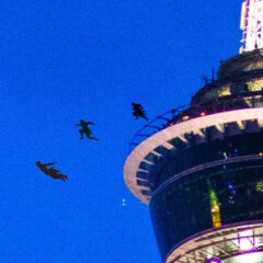 Assassin’s Creed Black Flag Resynced ชุบชีวิตขึ้นมาใหม่อีกครั้งที่ Skypark Macau Tower โดย AJ Hackett